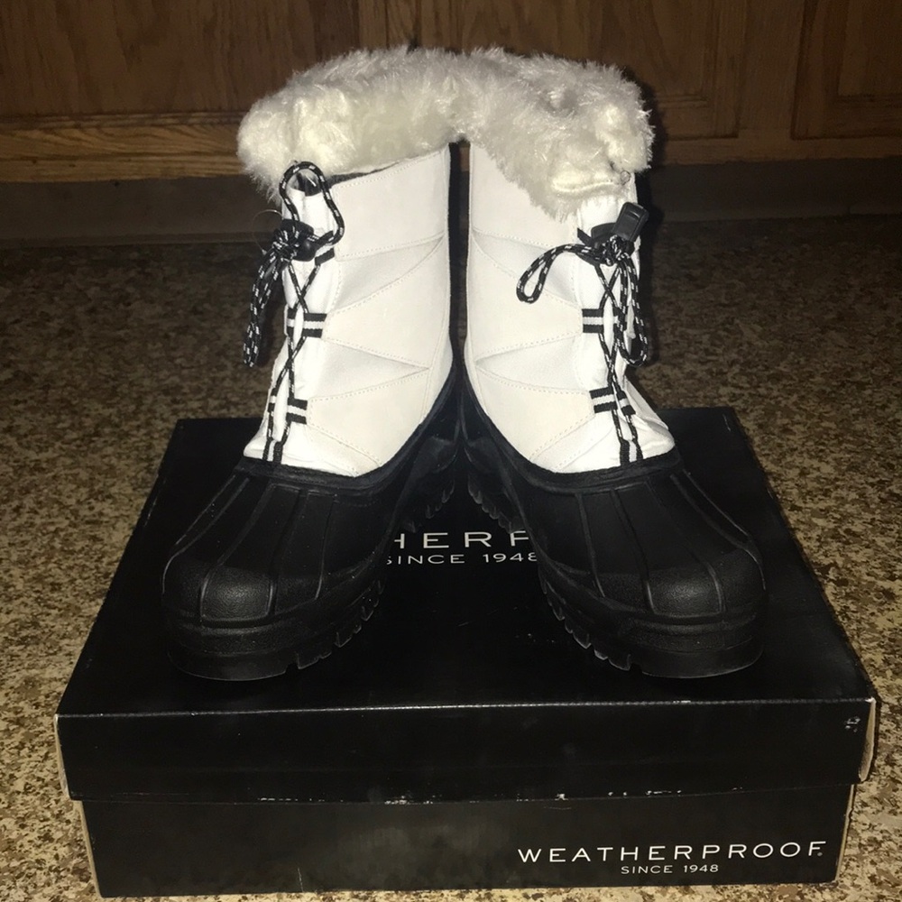 Weatherproof Gwyneth Suede & Faux Fur White 9M Boots